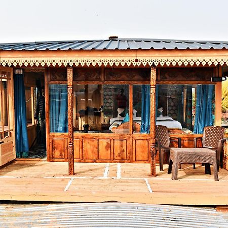 Heritage Amina Group Of Houseboats Srīnagar Exterior foto