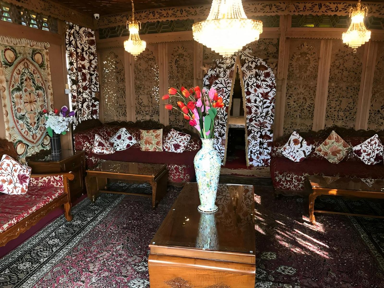Heritage Amina Group Of Houseboats Srīnagar Exterior foto