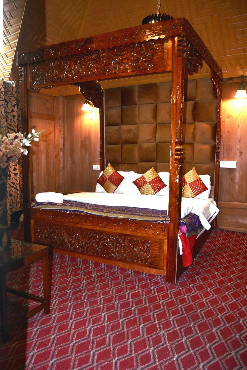 Heritage Amina Group Of Houseboats Srīnagar Exterior foto