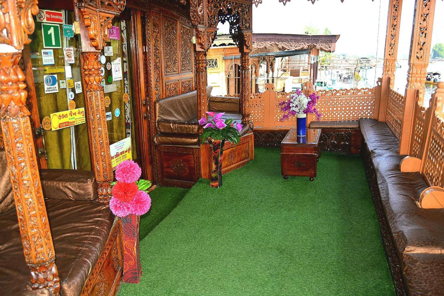 Heritage Amina Group Of Houseboats Srīnagar Exterior foto